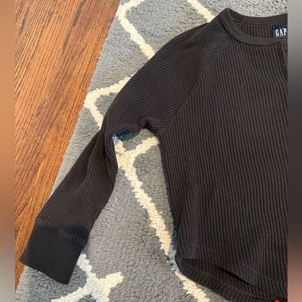 GAP Ribbed Henley Top and Cropped Ribbed Pants - Picture 7 of 9